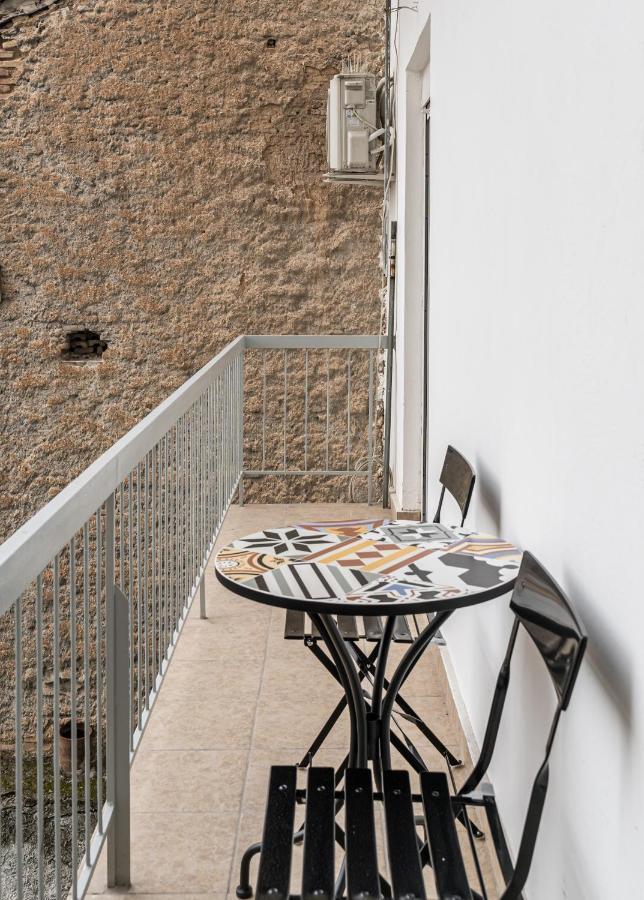 Spacious 2Bd Apt Next To Metro أثينا المظهر الخارجي الصورة
