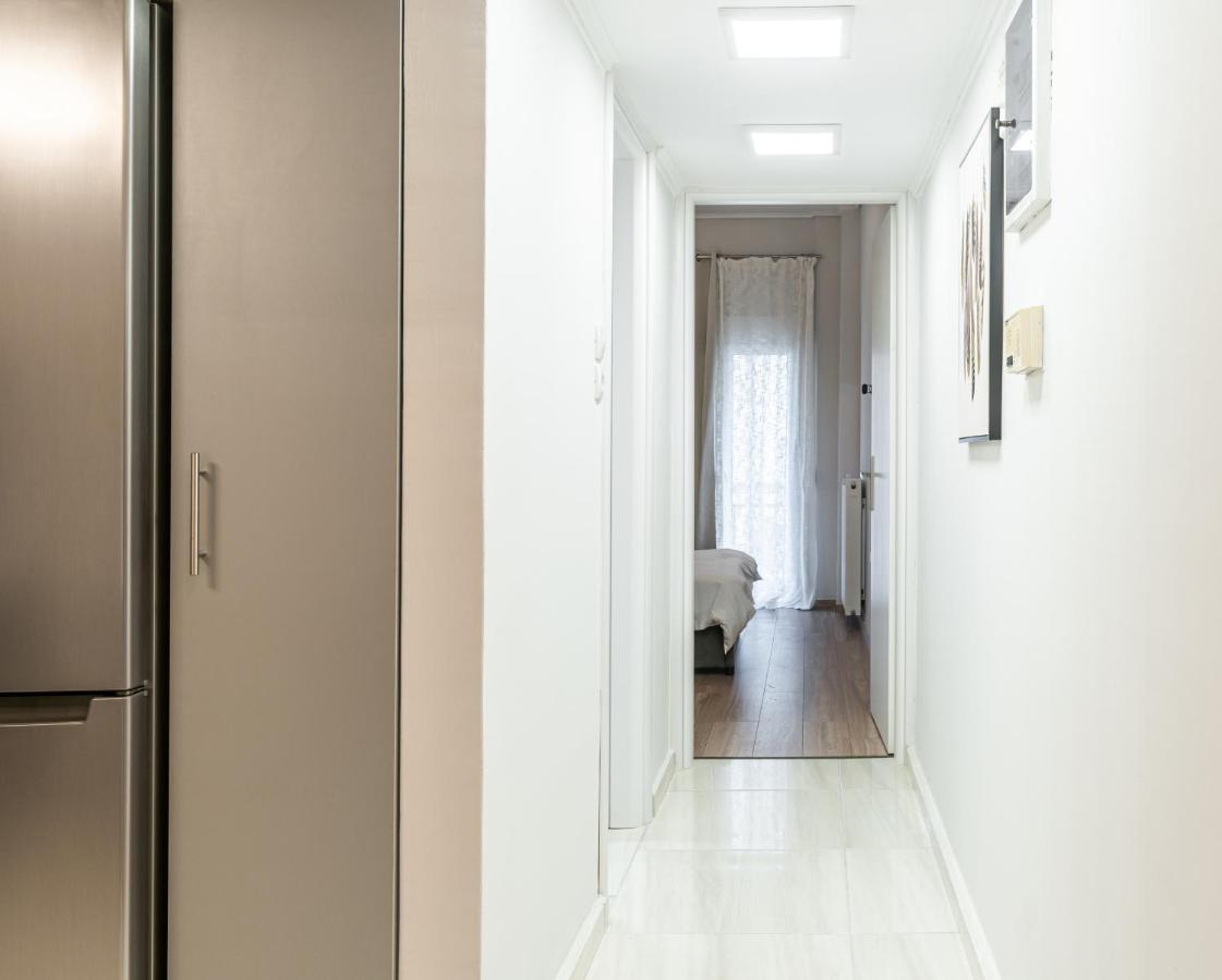 Spacious 2Bd Apt Next To Metro أثينا المظهر الخارجي الصورة